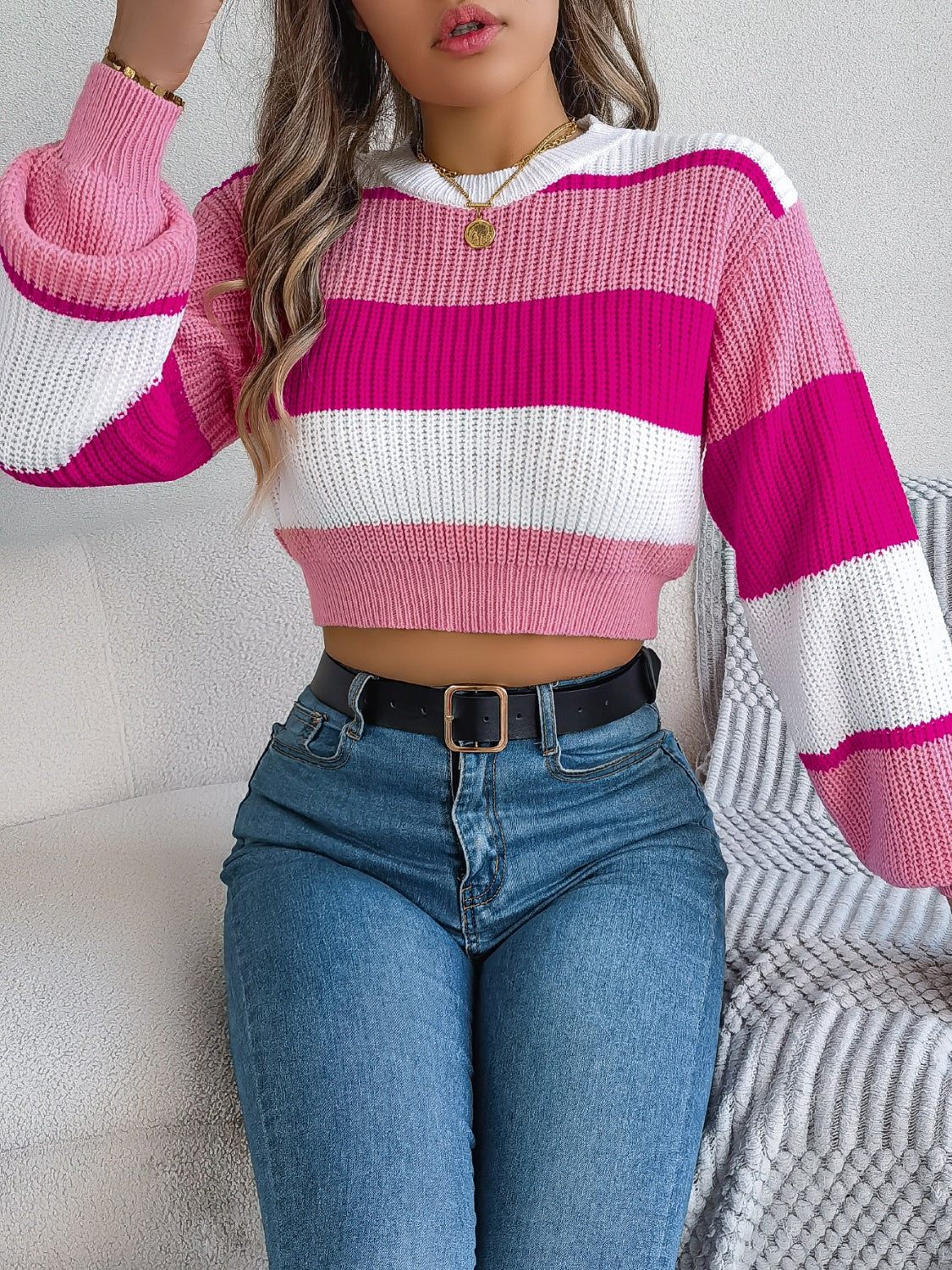 Color Block Round Neck - Cropped Sweater