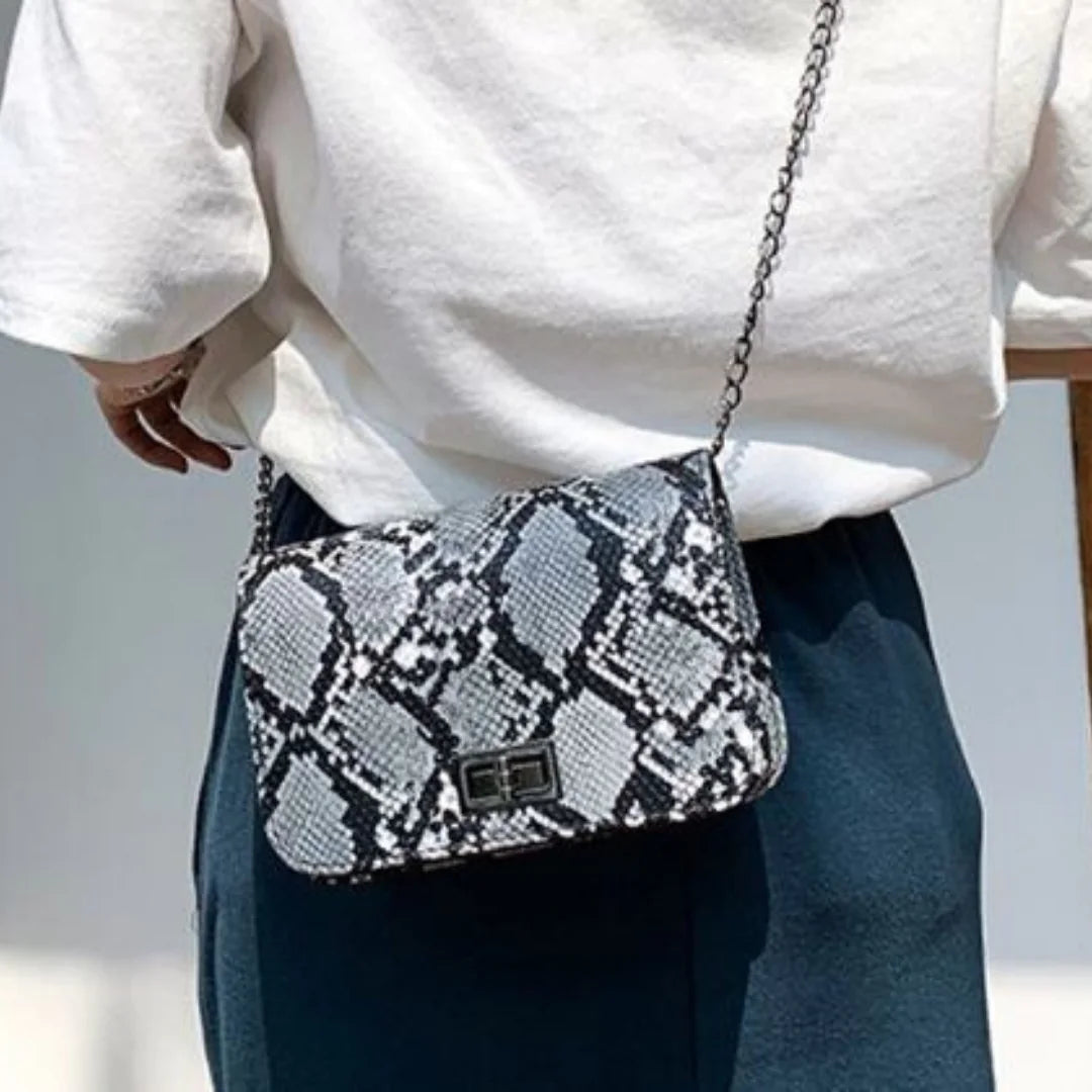 Alice Clutch-Elegant-Sophisticated-Fashion