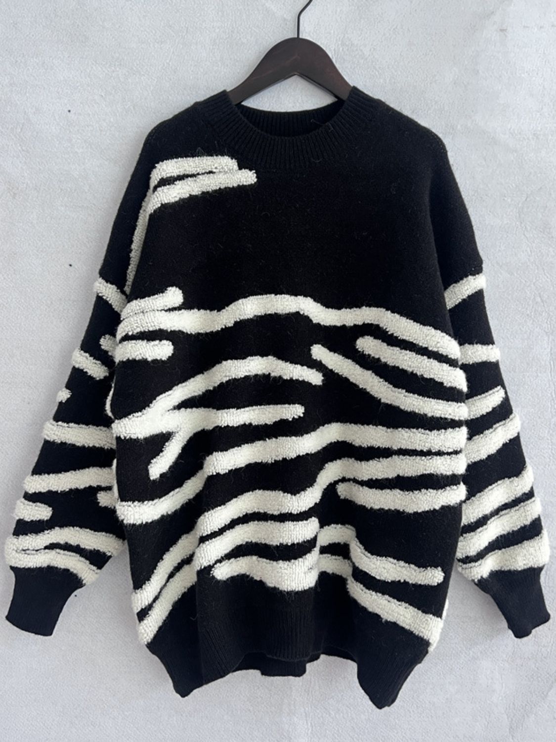Contrast Round Neck Long Sleeve Sweater Stylish